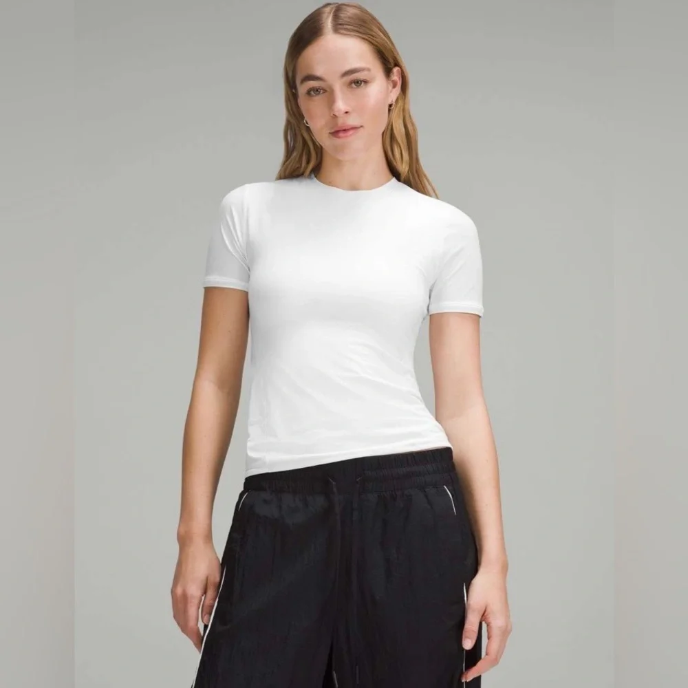 Lululemon Wundermost Ultra Soft Nulu Hip Length Crewneck Short Sleeve Shirt - Picture 6 of 10